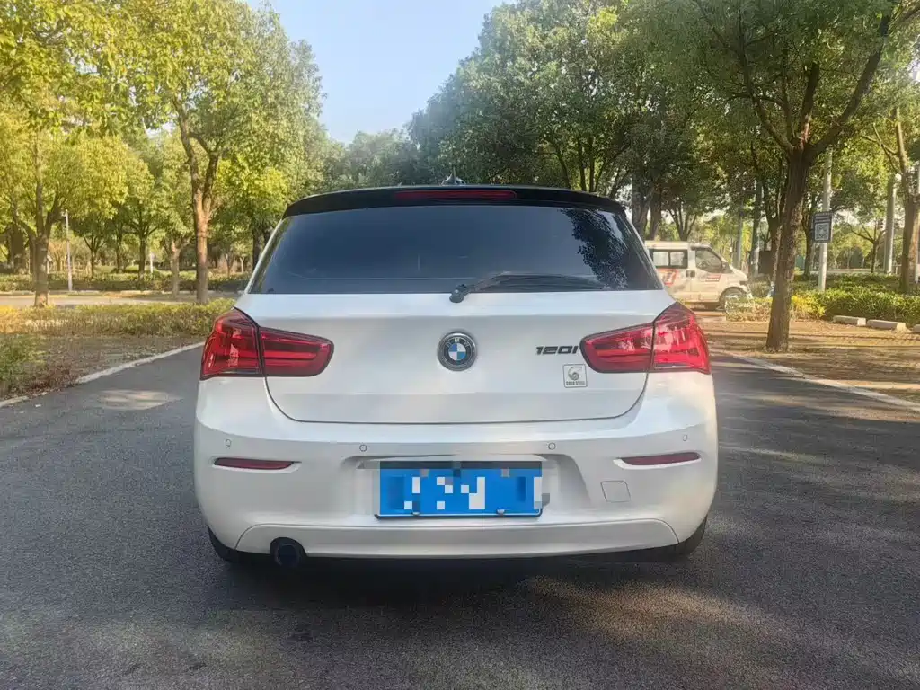 BMW 1 Series 2015 — фото 9