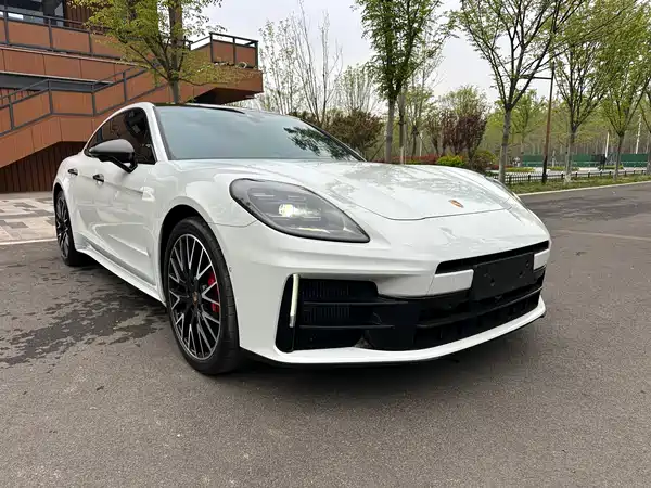 Porsche Panamera 2024