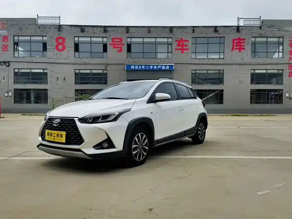 Toyota Yaris L 2021
