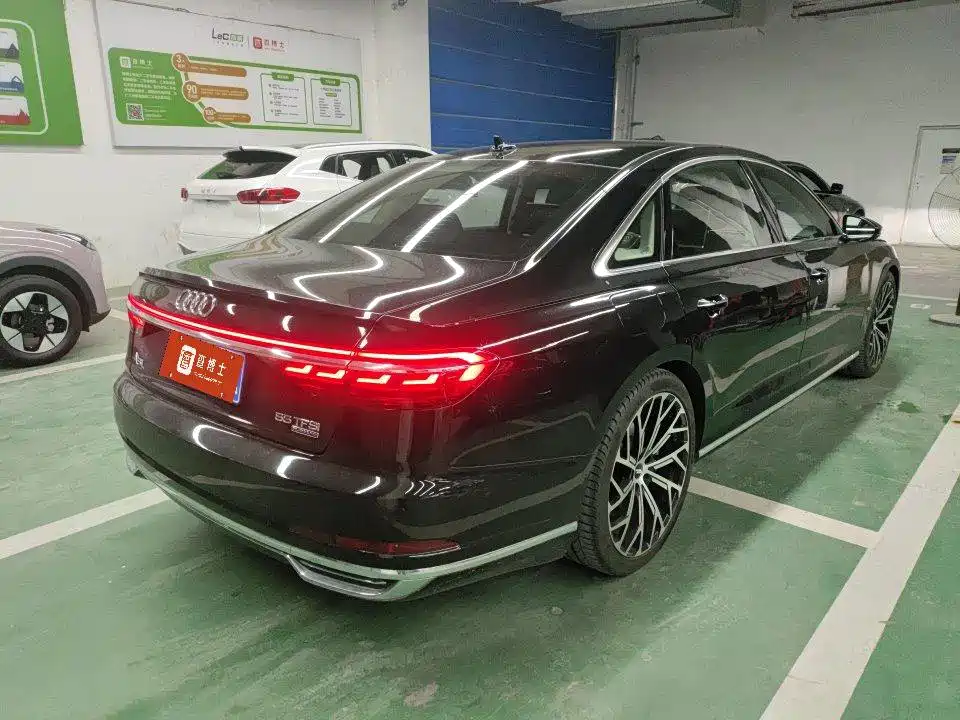 Audi A8 2019 — фото 9