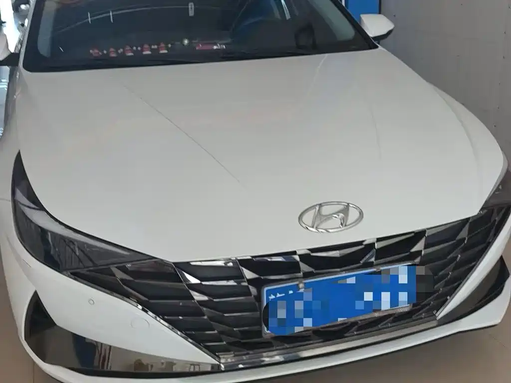 Hyundai Elantra 2023