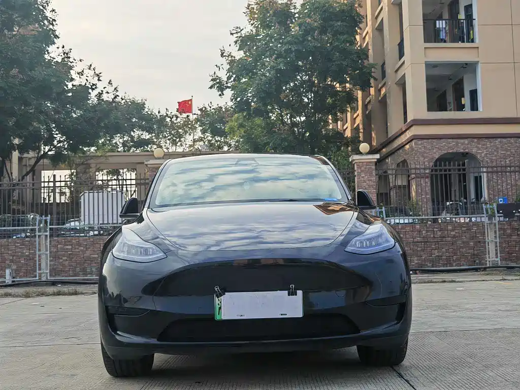Tesla Model Y 2022 — фото 2