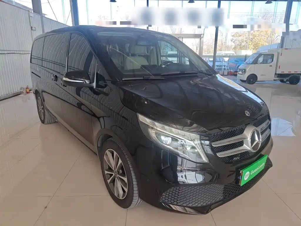 Mercedes-Benz V-Class 2021 — фото 20