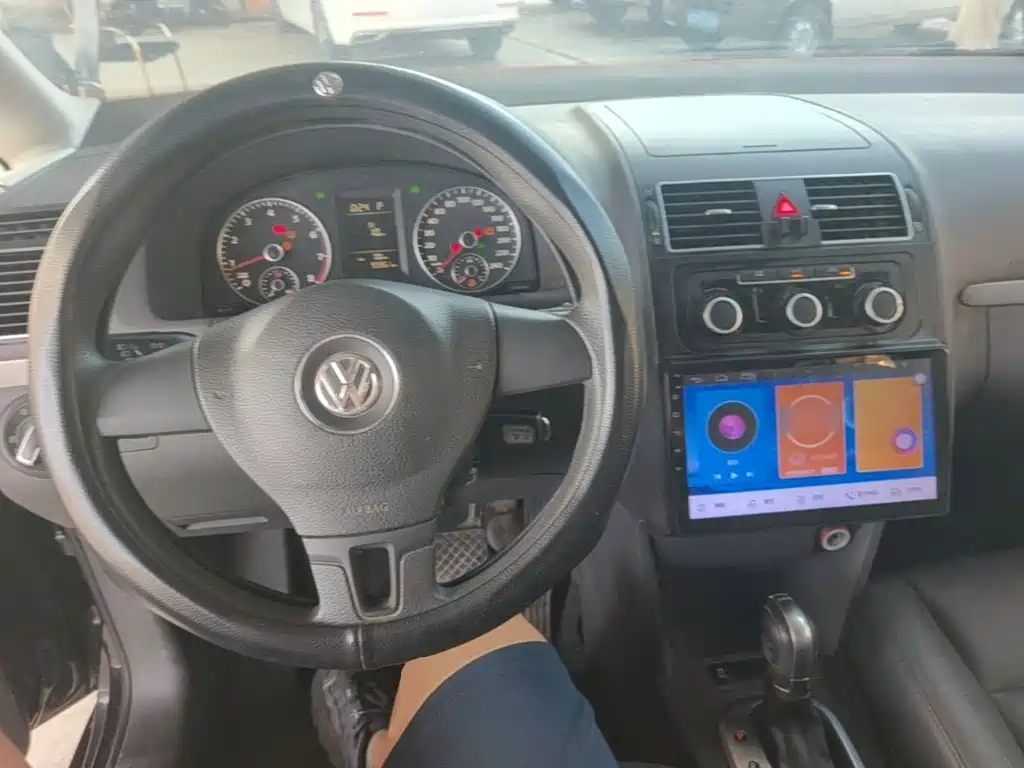 Volkswagen Touran 2015 — фото 10