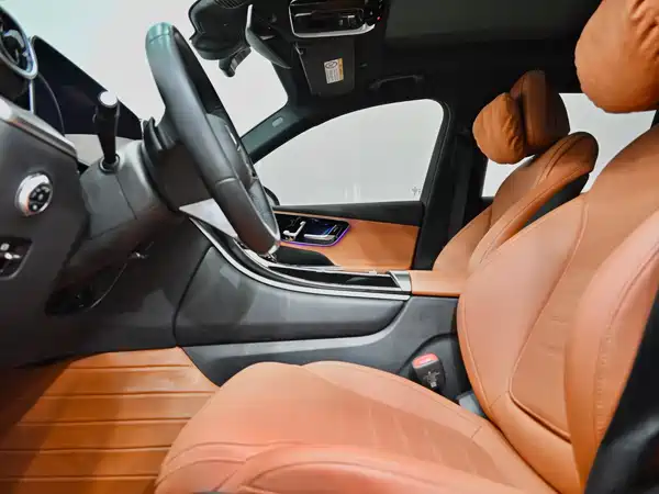 Mercedes-Benz GLC 2023