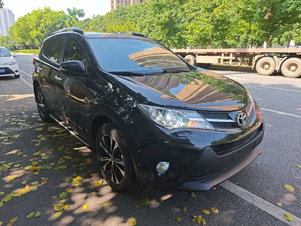 Toyota RAV4 2015 — фото 4