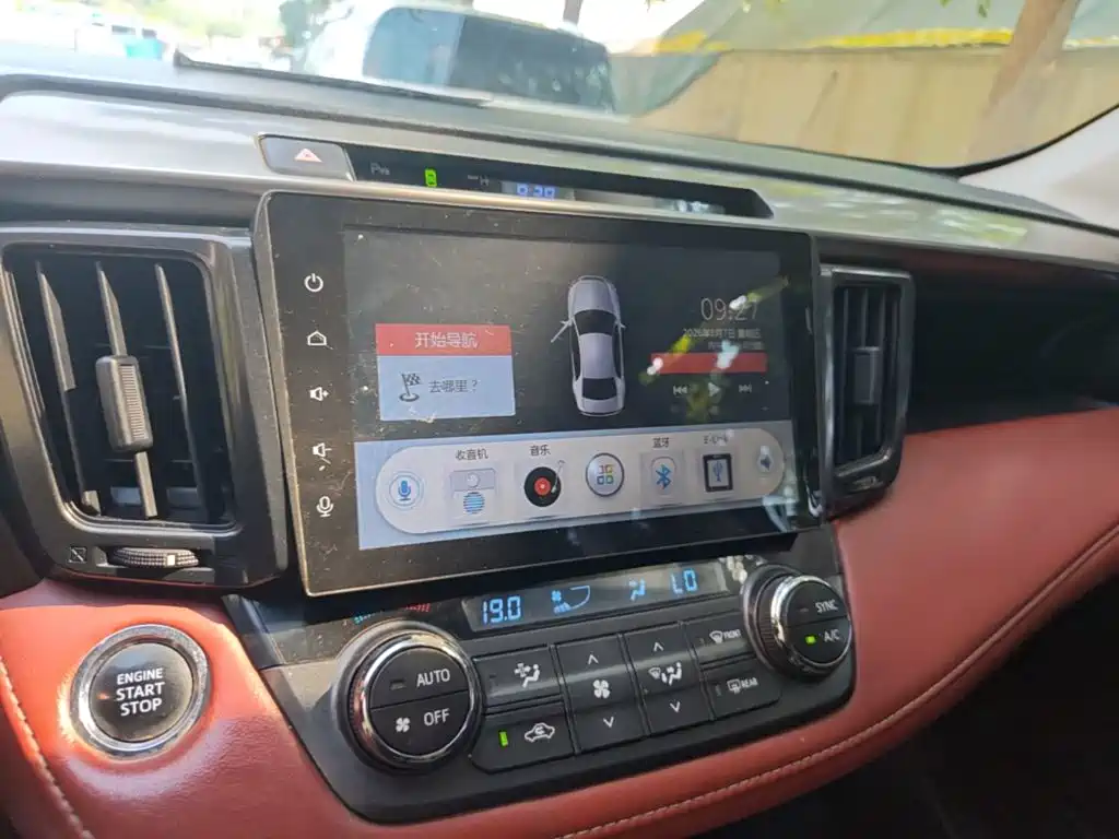 Toyota RAV4 2015 — фото 13