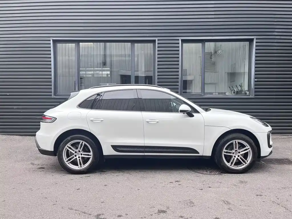 Porsche Macan 2025 — фото 4