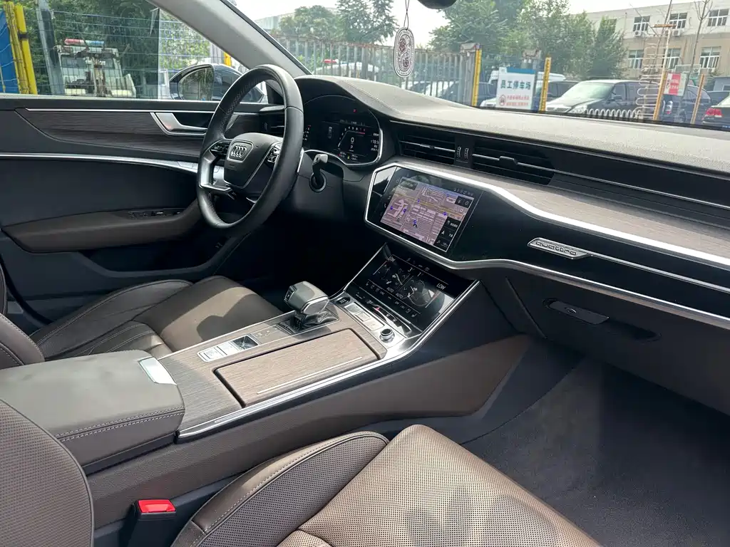 Audi A7L 2022 — фото 10
