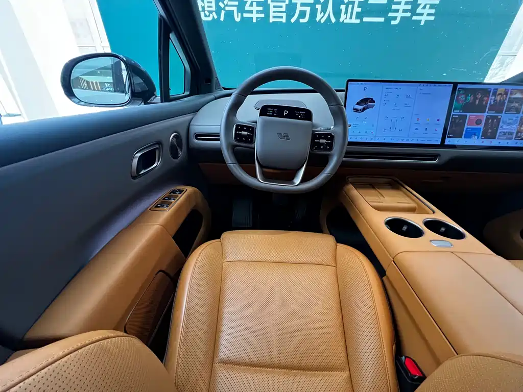 Li Auto i8 2025 — фото 3