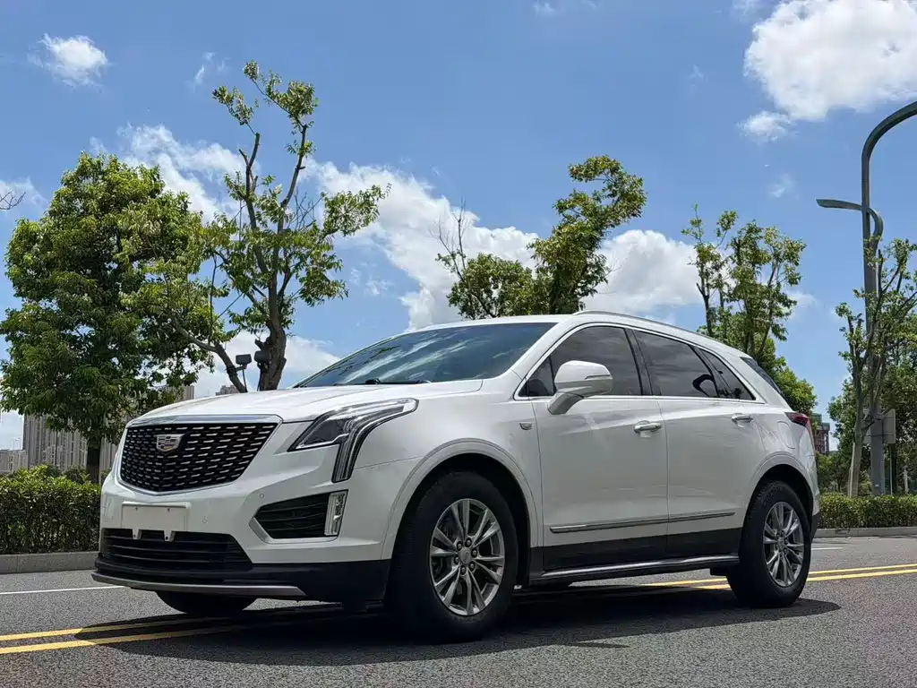 Cadillac XT5 2020 — фото 1