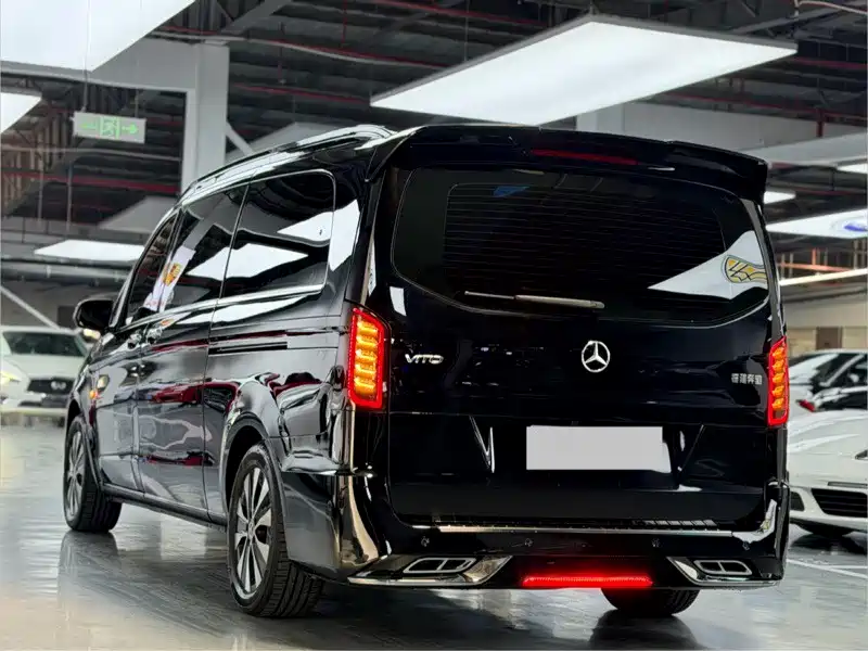 Mercedes-Benz Vito 2023 — фото 12