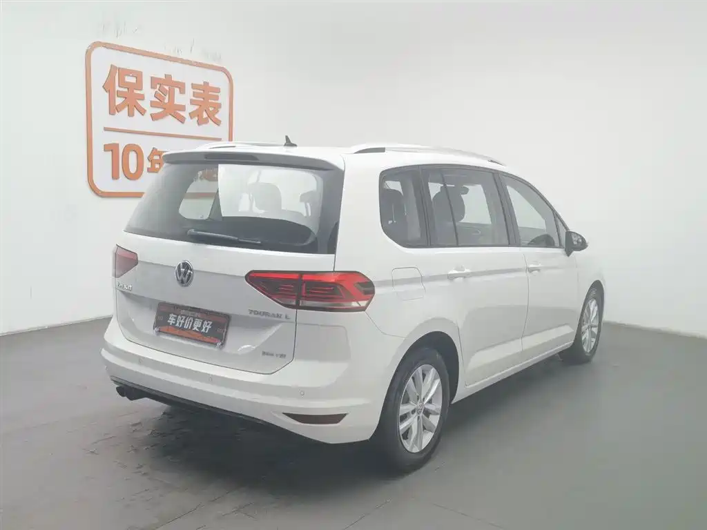 Volkswagen Touran 2018 — фото 2