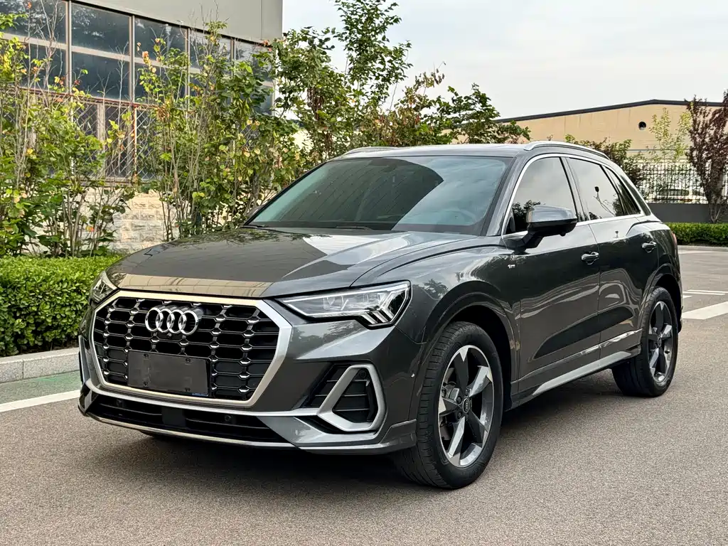 Audi Q3 2023 — фото 1