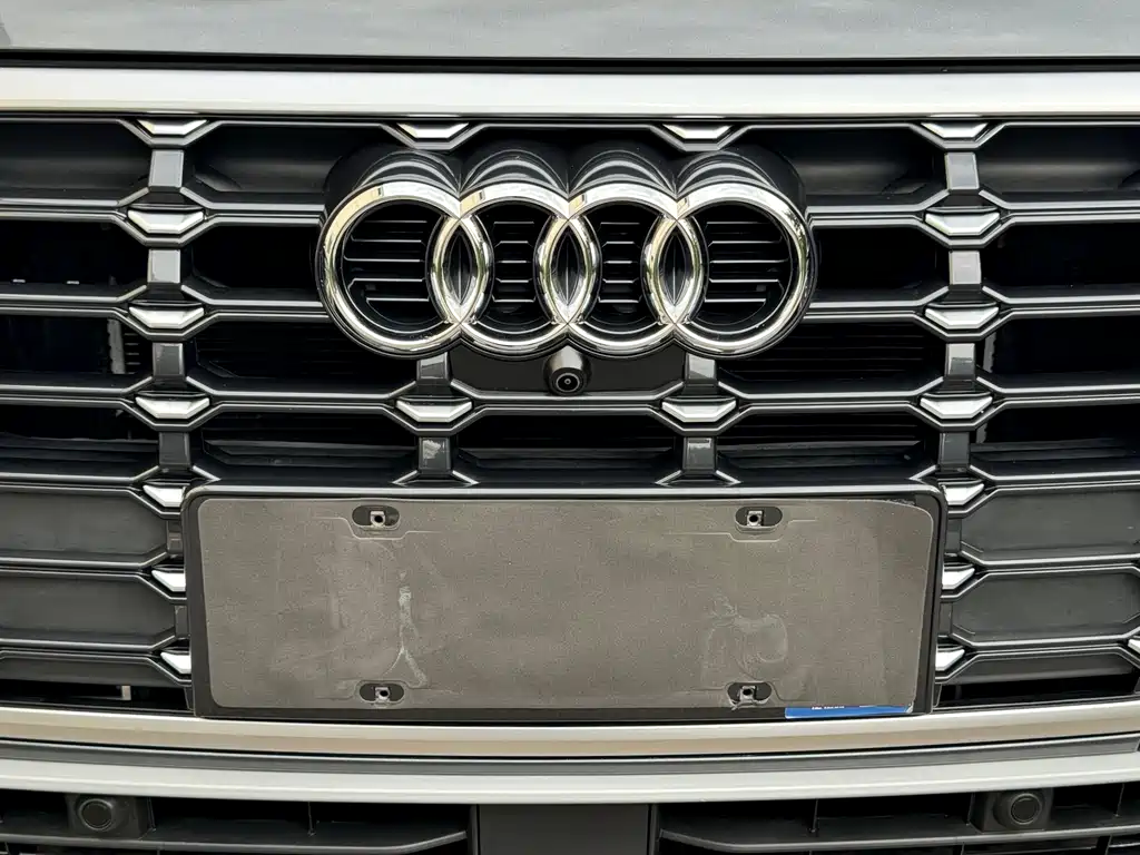 Audi Q3 2023 — фото 11