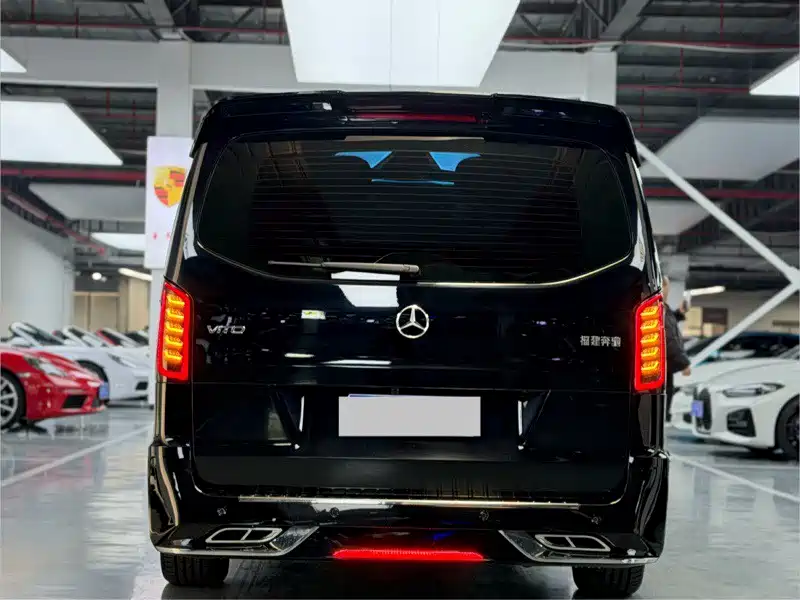 Mercedes-Benz Vito 2023 — фото 11