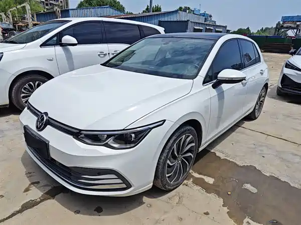 Volkswagen Golf 2021