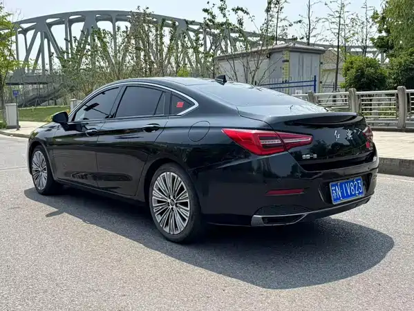Hongqi H5 2023