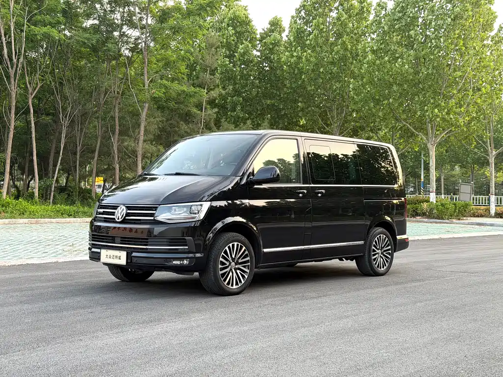 Volkswagen Multivan 2018 — фото 1