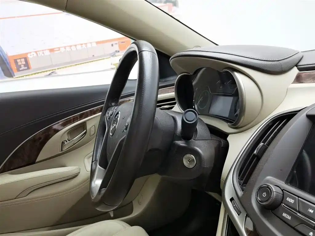 Buick LaCrosse 2016 — фото 22