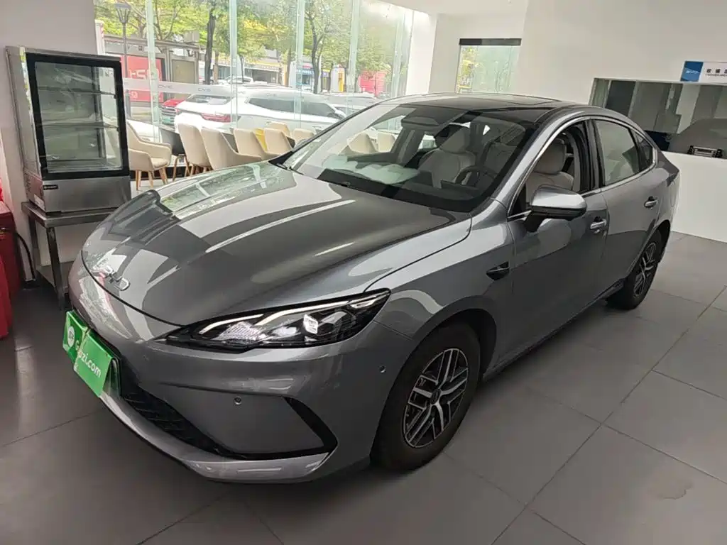 BYD Seal 05 DM-i 2025 — фото 2
