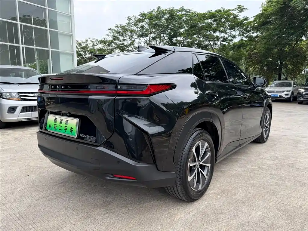 Lexus RZ 2023 — фото 8