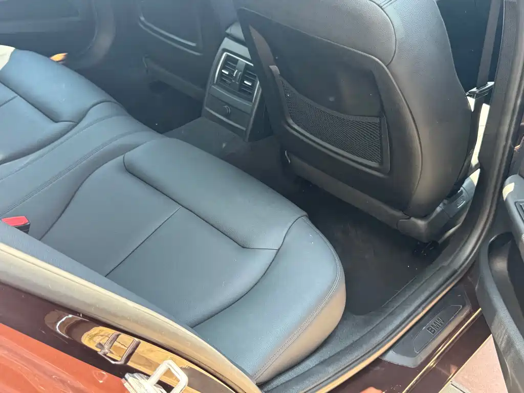 BMW 3 Series 2017 — фото 12