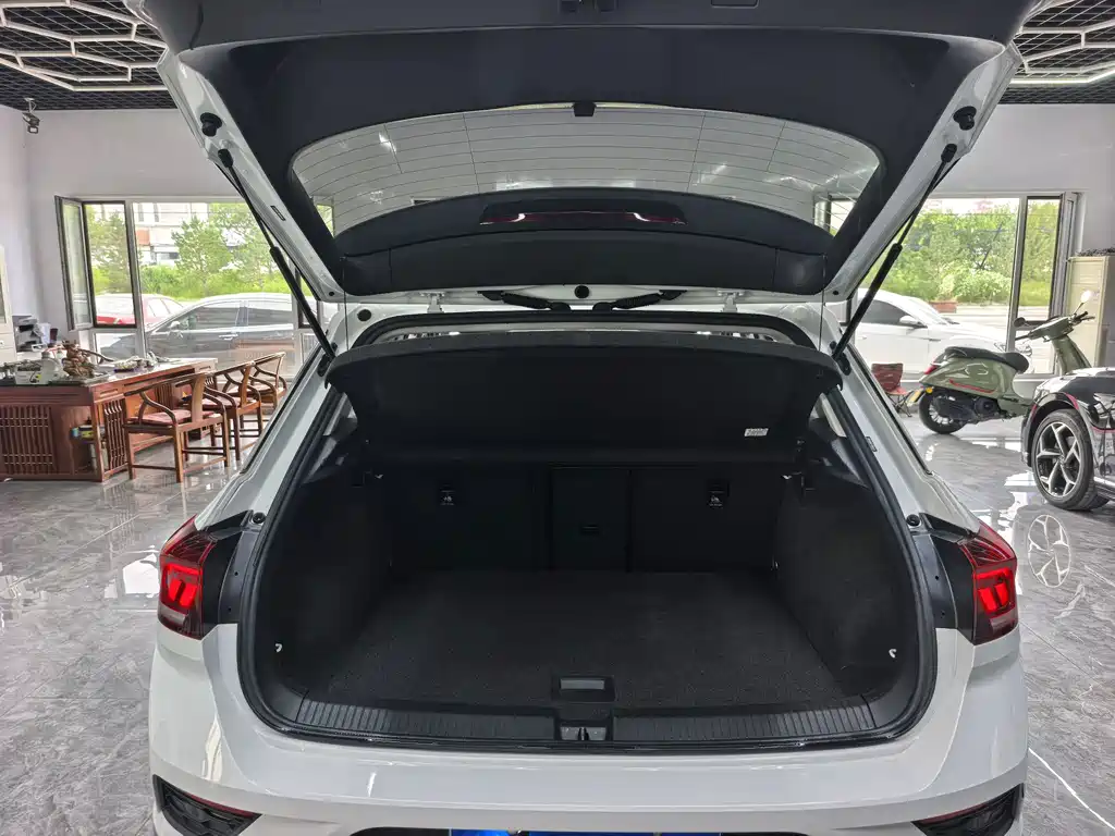 Volkswagen T-Roc 2022 — фото 14