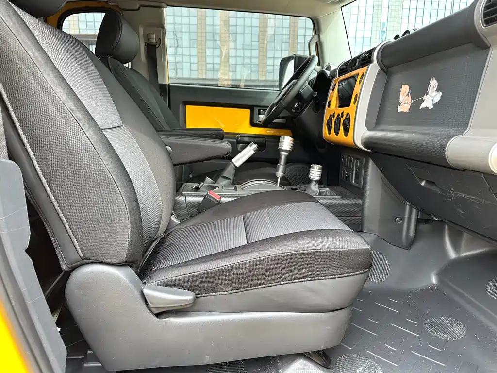 Toyota FJ Cruiser 2020 — фото 9