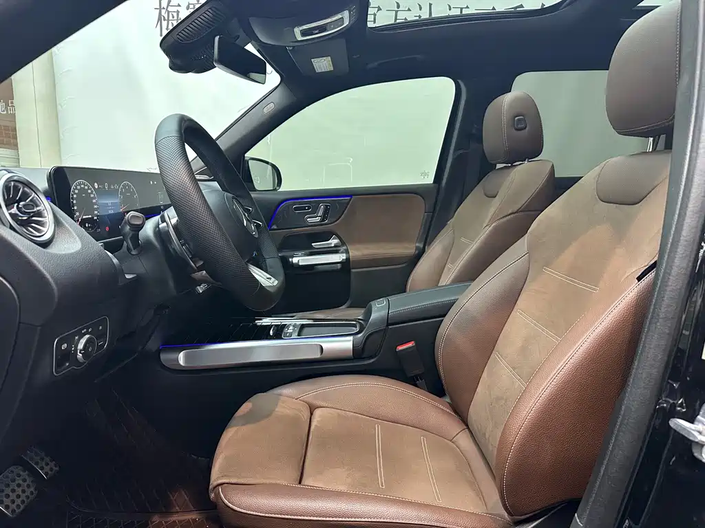 Mercedes-Benz GLB AMG 2026 — фото 16