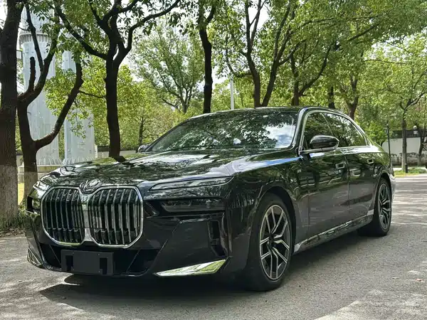 BMW 7 Series 2025