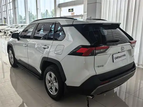 Toyota RAV4 2023