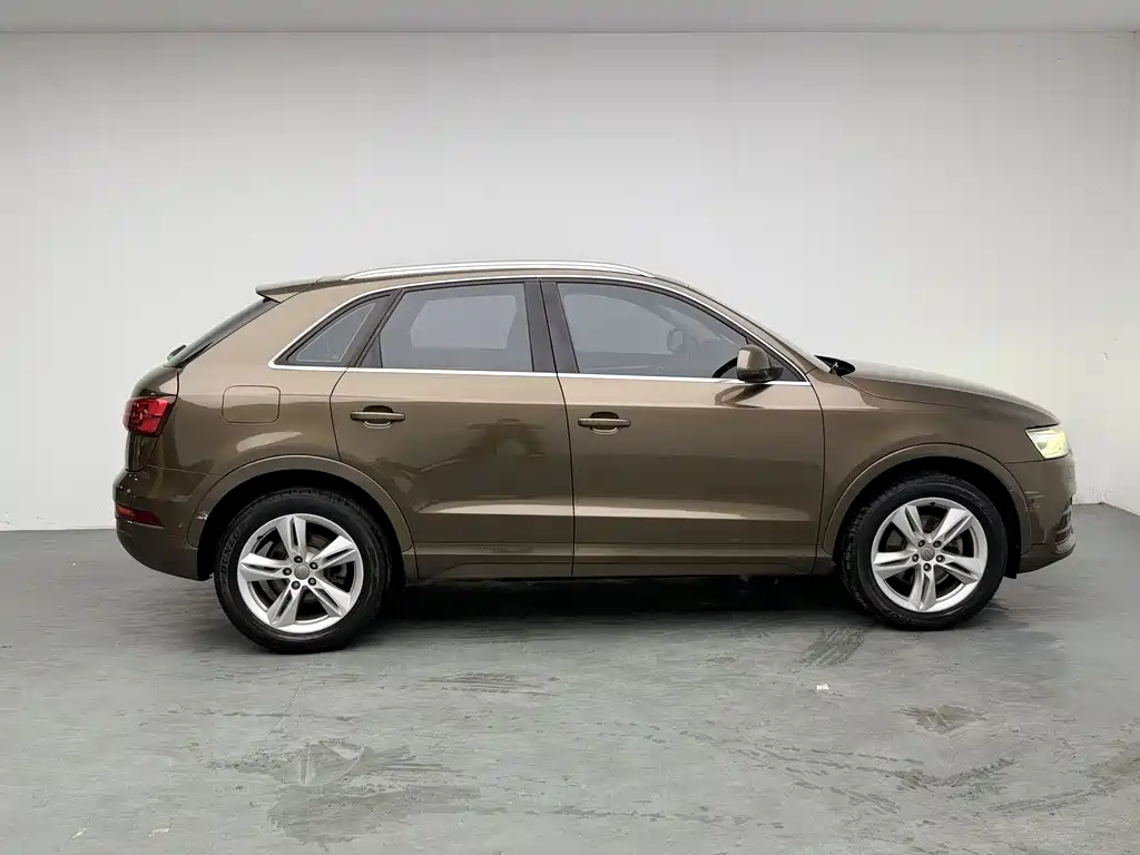 Audi Q3 2016 — фото 17