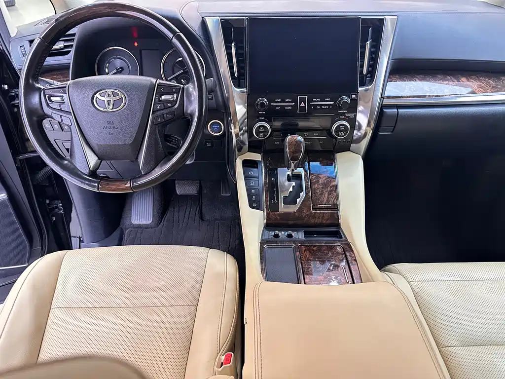 Toyota Alphard 2022 — фото 10