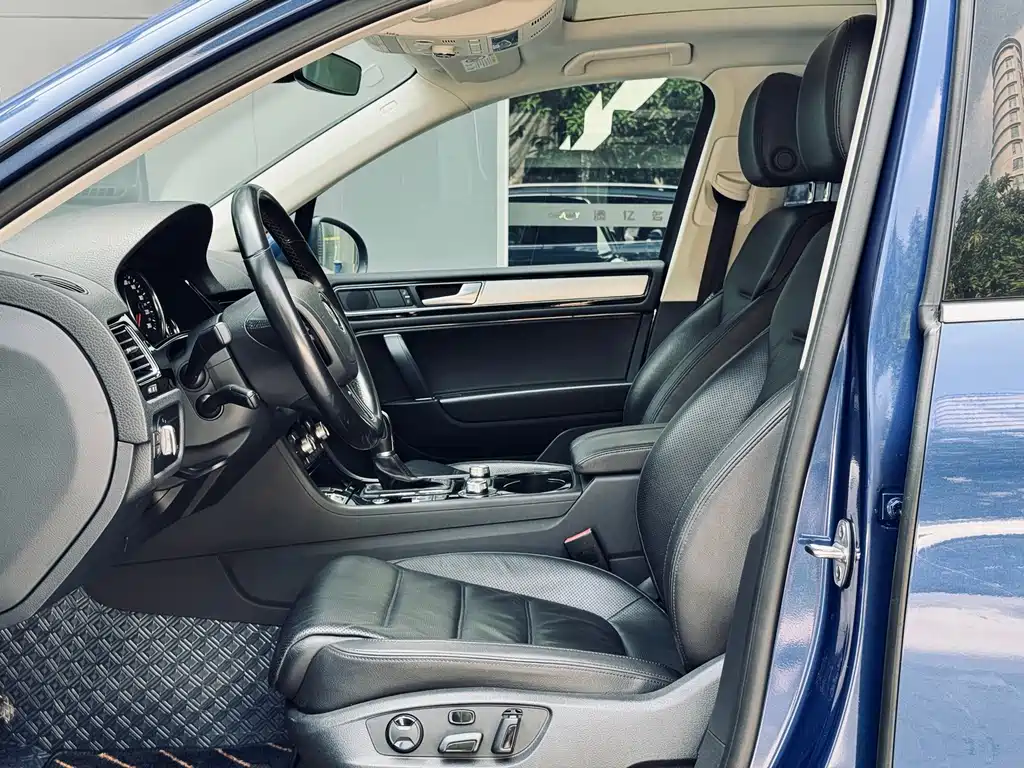 Volkswagen Touareg 2019 — фото 16