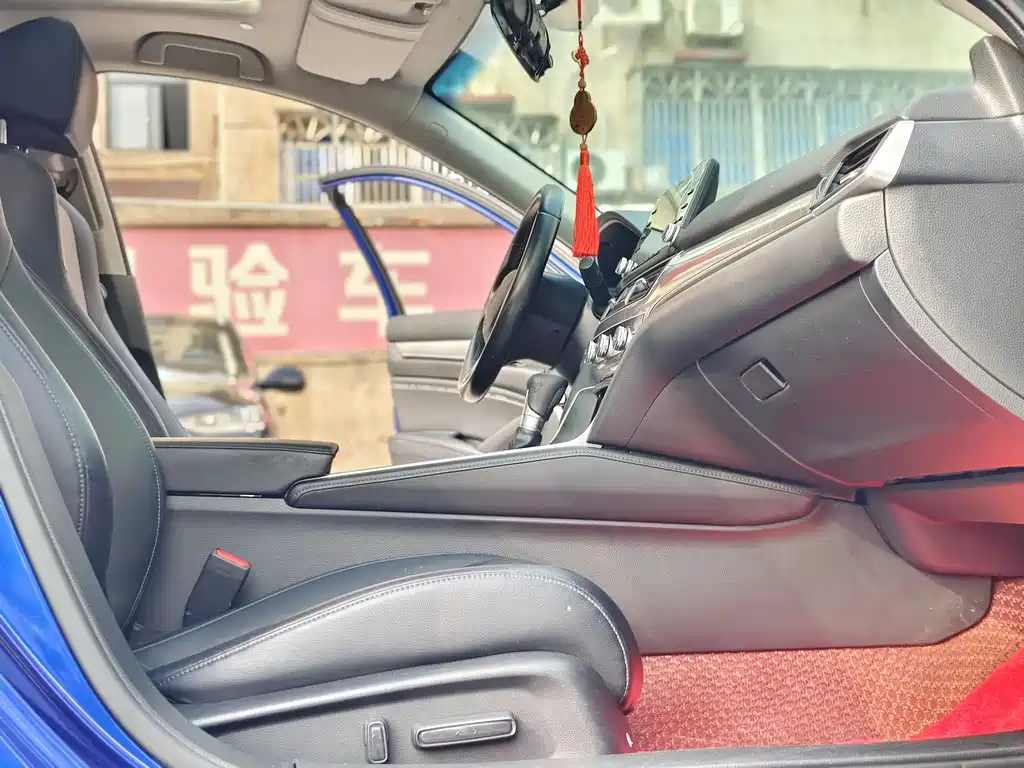 Honda Accord 2019 — фото 12