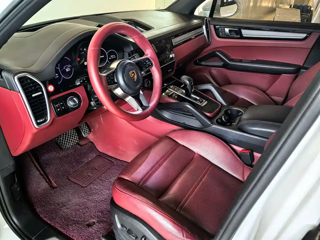 Porsche Cayenne Hybrid 2023