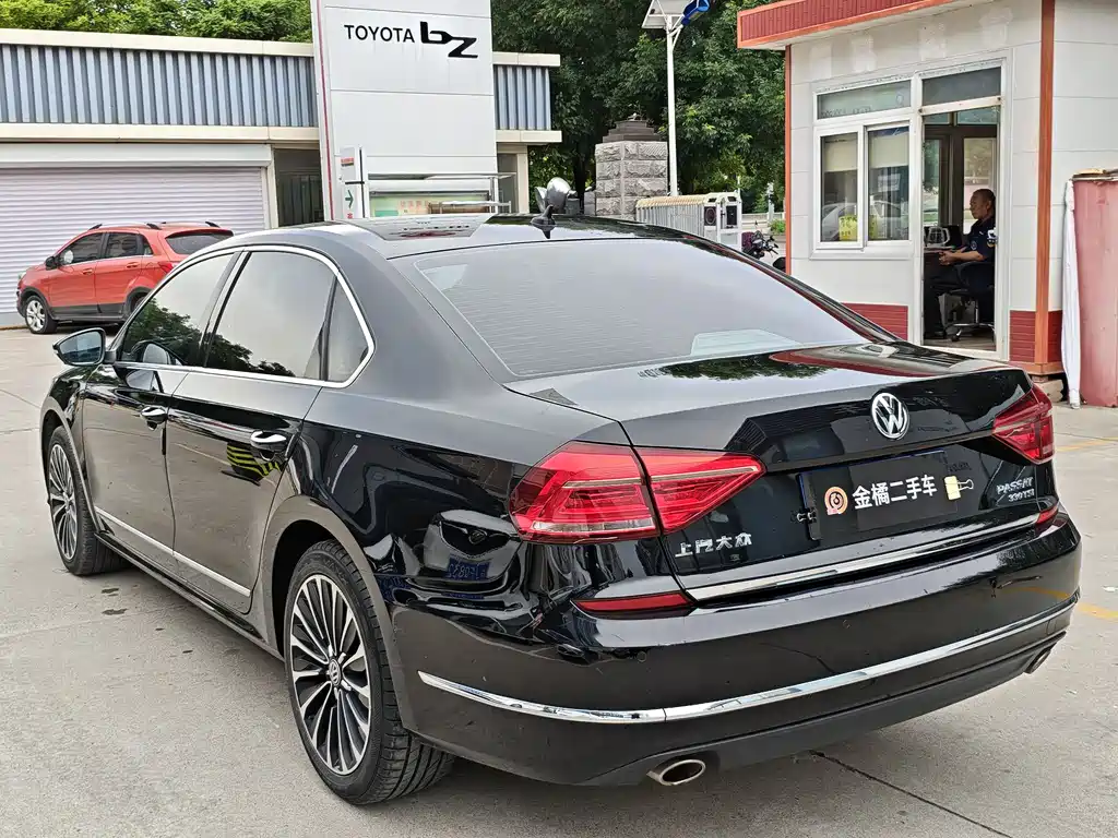 Volkswagen Passat 2018 — фото 2