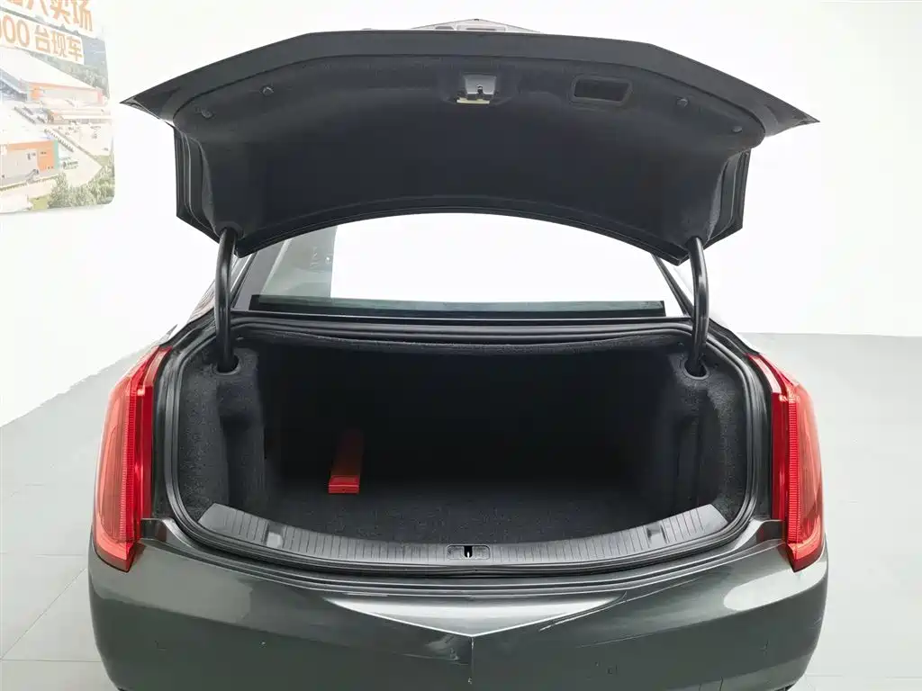 Cadillac XTS 2013 — фото 16