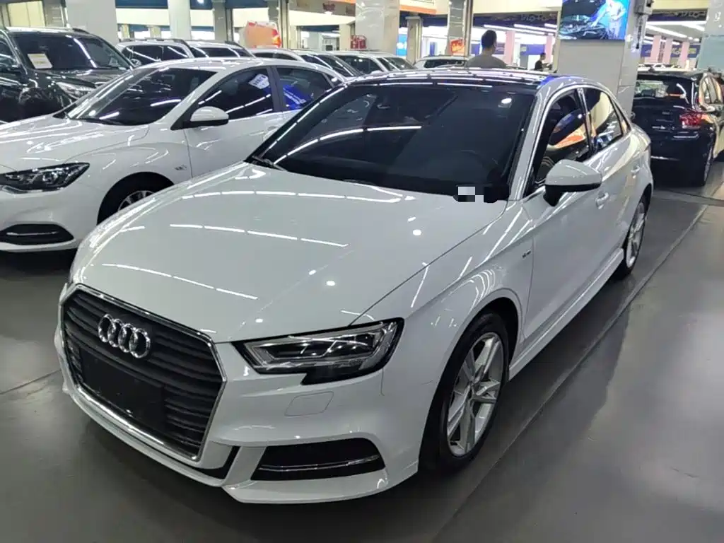 Audi A3 2020 — фото 1