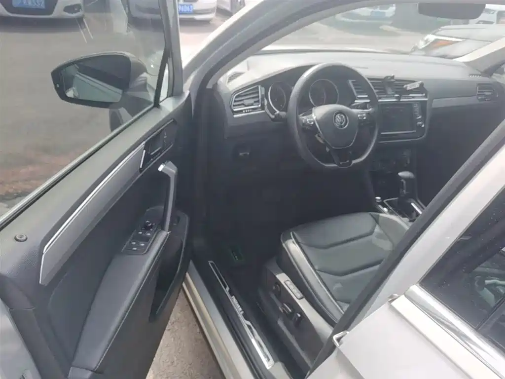 Volkswagen Tiguan L 2018 — фото 16