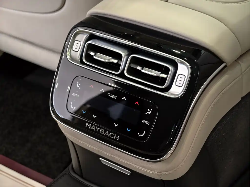 Mercedes-Benz Maybach S-Class 2023 — фото 12
