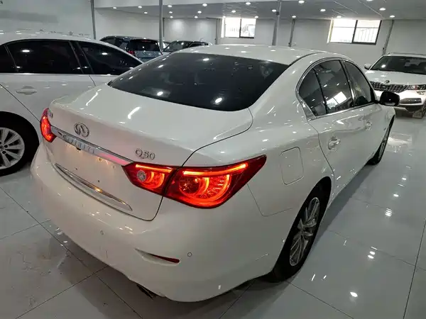 Infiniti Q50L 2016
