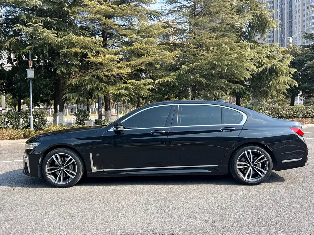 BMW 7 Series 2020 — фото 12