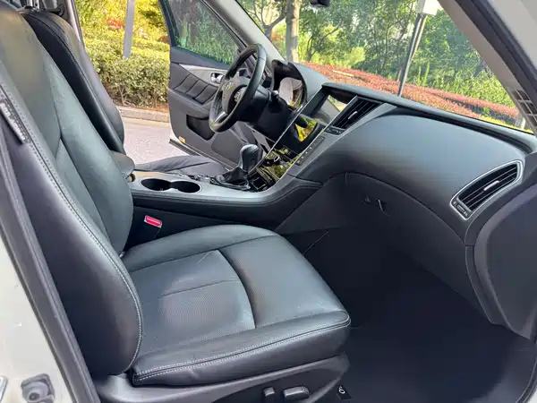 Infiniti Q50L 2016