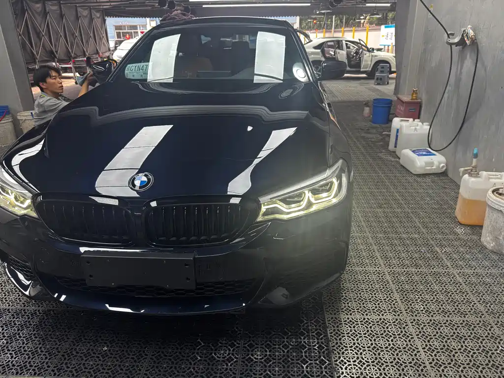 BMW 5 Series 2019 — фото 16