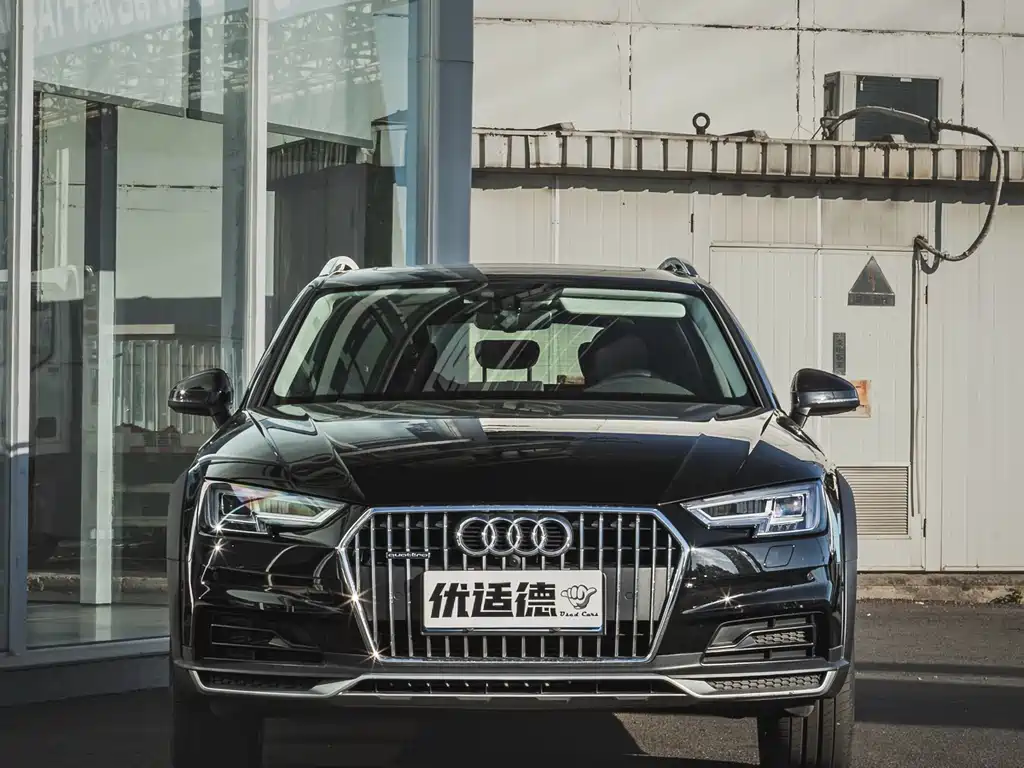 Audi A4 2018 — фото 2