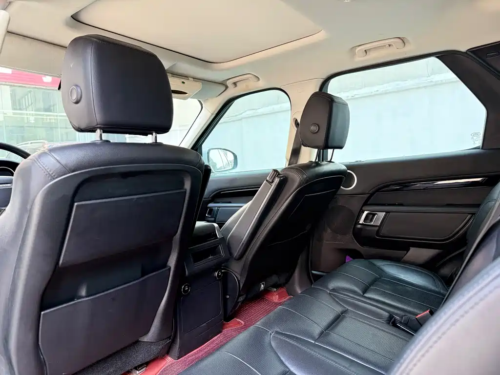 Land Rover Discovery 2018 — фото 10