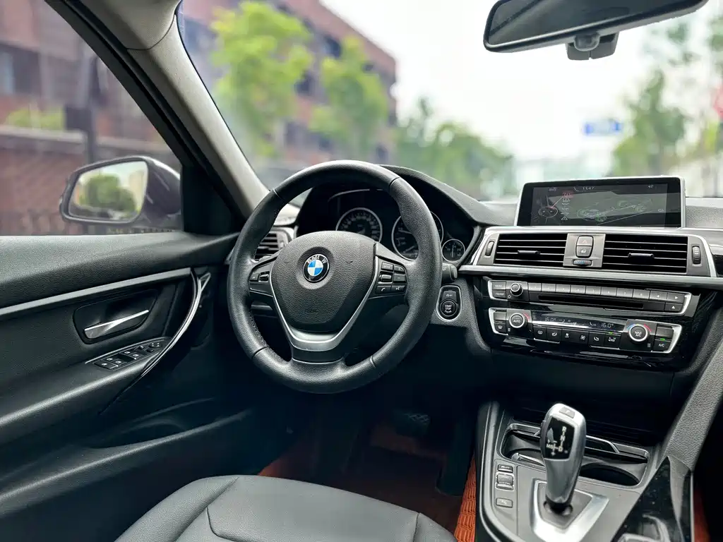 BMW 3 Series 2016 — фото 22