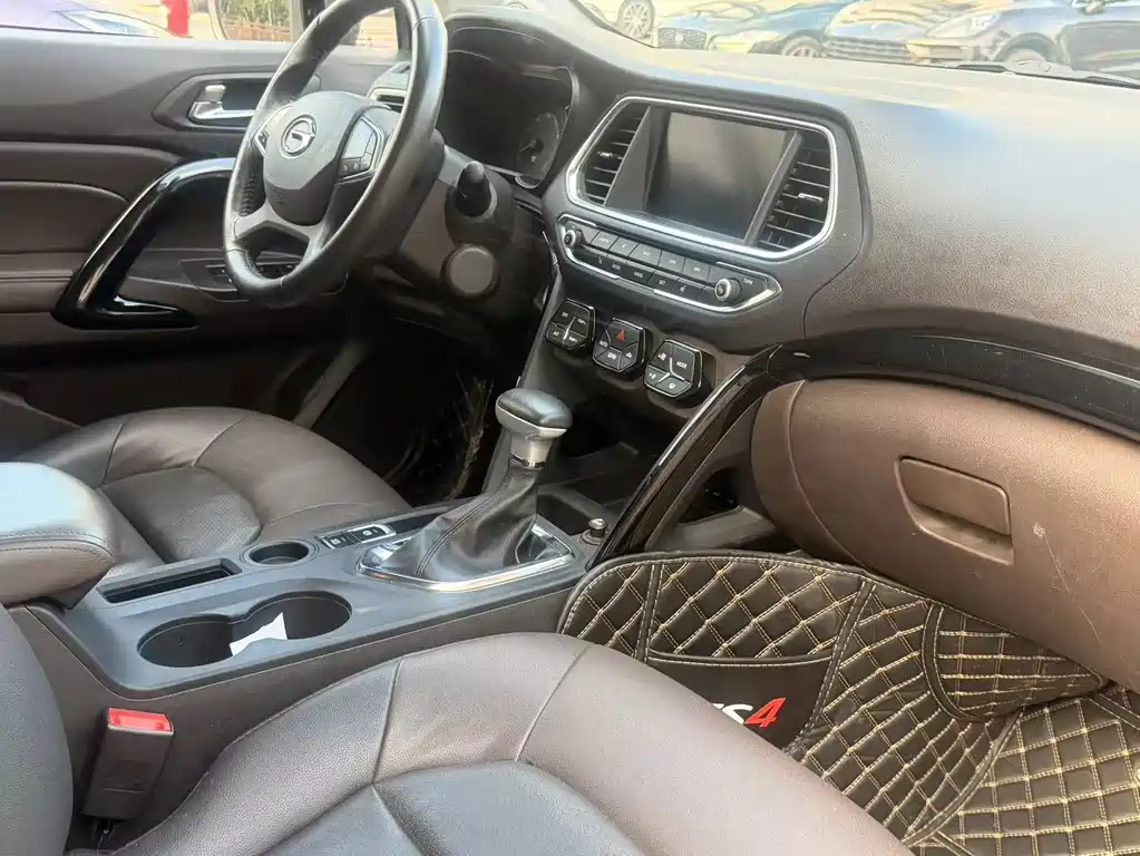 GAC Trumpchi GS4 2018 — фото 14